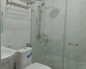Meaco Royal Hotel- Lucena - Lucena - Bathroom