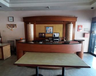 Hotel Ambassador Executive - Solāpur - Recepción