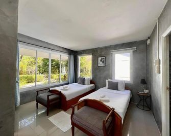 Nitiporn Resort kohphayam & seaagain bar and restaurants - Ko Payam