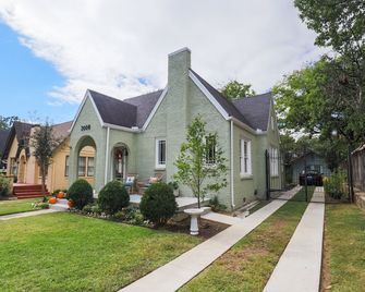 Newly Restored 2br Heights Cottage - Little Rock - Building