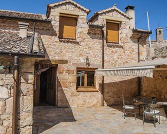 La Fuente del Poval - Caballar - Vista del exterior