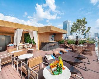 Adora Hotel - Ho Chi Minh City - Serambi