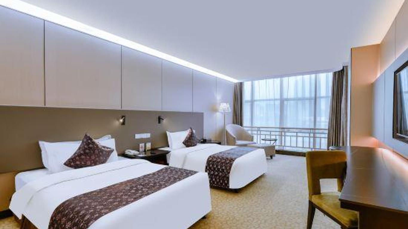 Guizhou Fengrun Karst Hotel (Jiaxiu Tower Qingyun Market Store)
