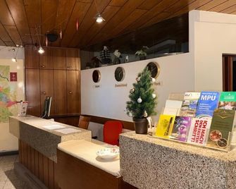 Yeti City Hotel Saarbrücken - Saarbruecken - Front desk