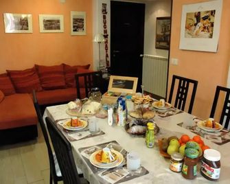 A Casa Olimpia B&B - Giarre - Dining room