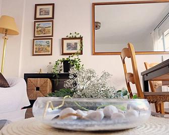 Regina Apartment in Granada - Granada - Phòng khách