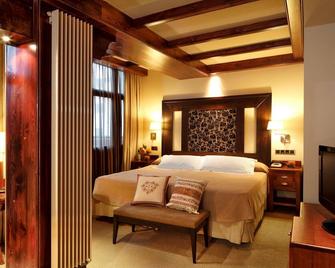 Hotel Ciria - Benasque - Schlafzimmer