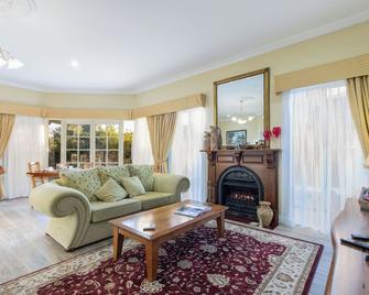 Durham Lodge Bed & Breakfast - Perth - Living room