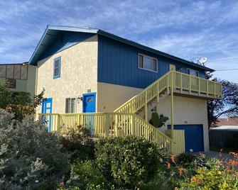 Pelican Place in Morro Bay - Morro Bay - Building