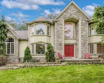 Private Home In The Hills of Pomona - Pomona - Edificio