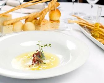 Gredic Heritage Residences - Kozana - Food