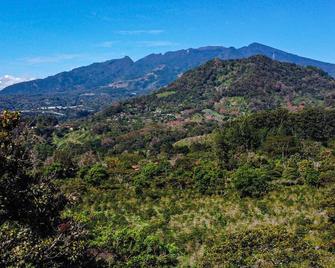 Gatehouse at The Springs - Chic Tropical Hideaway - Boquete - Widok na zewnątrz