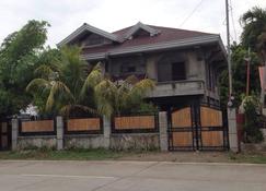 Villa type with 5 rooms - Tumauini - Building
