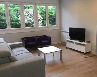 Irún by Basquelidays - Irun - Living room