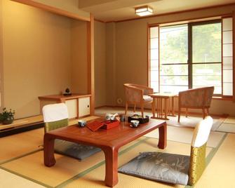 Shibu Onsen Taiyokan Yamatoya - Yamanouchi - Living room