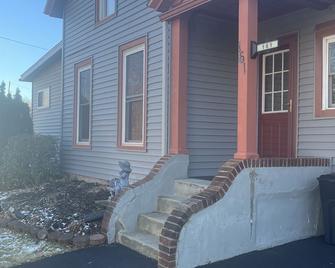 Comfortable, Safe and Easy location - Sherrill - Building