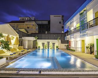 Glow Inn Siem Reap - סיאם ריפ - בריכה