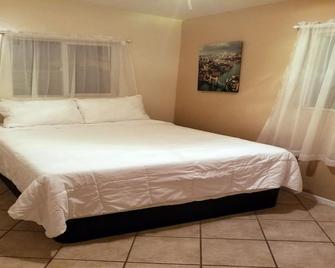 Monterey Inn Hotel - Los Angeles - Bedroom