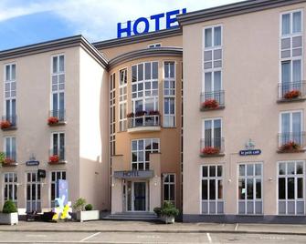 Einzelzimmer mit Dusche und WC - Gomaringen - Building