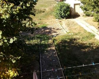 3 rooms, at the inhabitant, in house furnished with independent entrance - Saint-Rémy - Vista del exterior