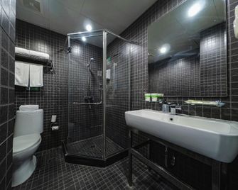 Home Inn Shenyang North Railway Station North Exit Qishan Road Metro Station - Shenyang - Camera da letto
