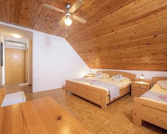 Rooms & Apartments Pr Matjon - Bled - Habitación
