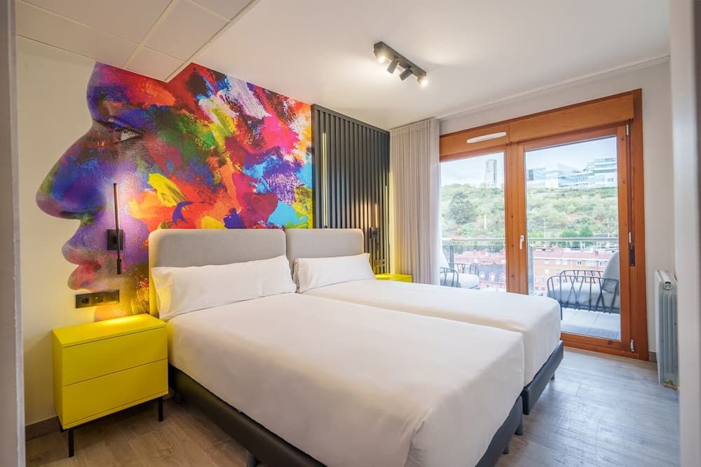 Spirit Apartamentos Atxuri - Bilbao - Bedroom