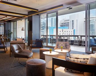 Holiday Inn Express Melbourne Southbank By IHG - Melbourne - Building