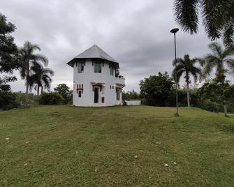 Banrai Pornsawun - Suan Phueng - Edificio