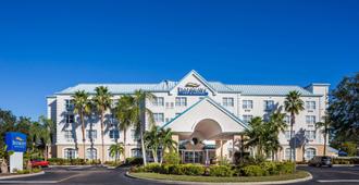 Baymont Inn & Suites Fort Myers Airport - Fort Myers - Gebouw