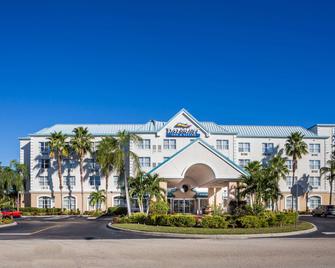 Baymont Inn & Suites Fort Myers Airport - Fort Myers - Rakennus