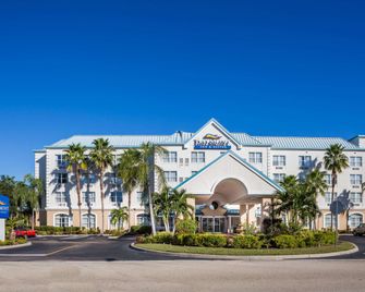 Baymont Inn & Suites Fort Myers Airport - Fort Myers - Building