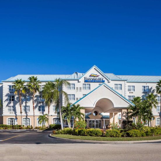 Building view of Baymont Inn & Suites Fort Myers Airport