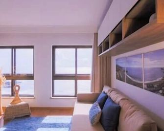 Guestready - Oceanview Topfloor W Terrace - Ponta Delgada - Living room