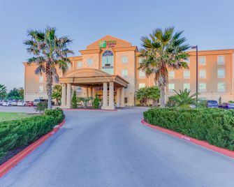 Holiday Inn Express & Suites Huntsville By IHG - Huntsville - Gebäude