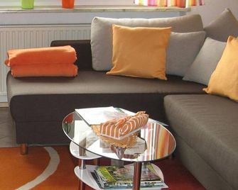 Apartment, shower, toilet, infrared cabin - Apartment 'Zur Quelle' - Leinsweiler - Salon