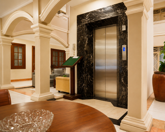 Mahadria Hotel Syariah - Serang City - Lobby