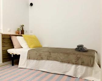 Hola Hostel Alicante - Alicante - Schlafzimmer