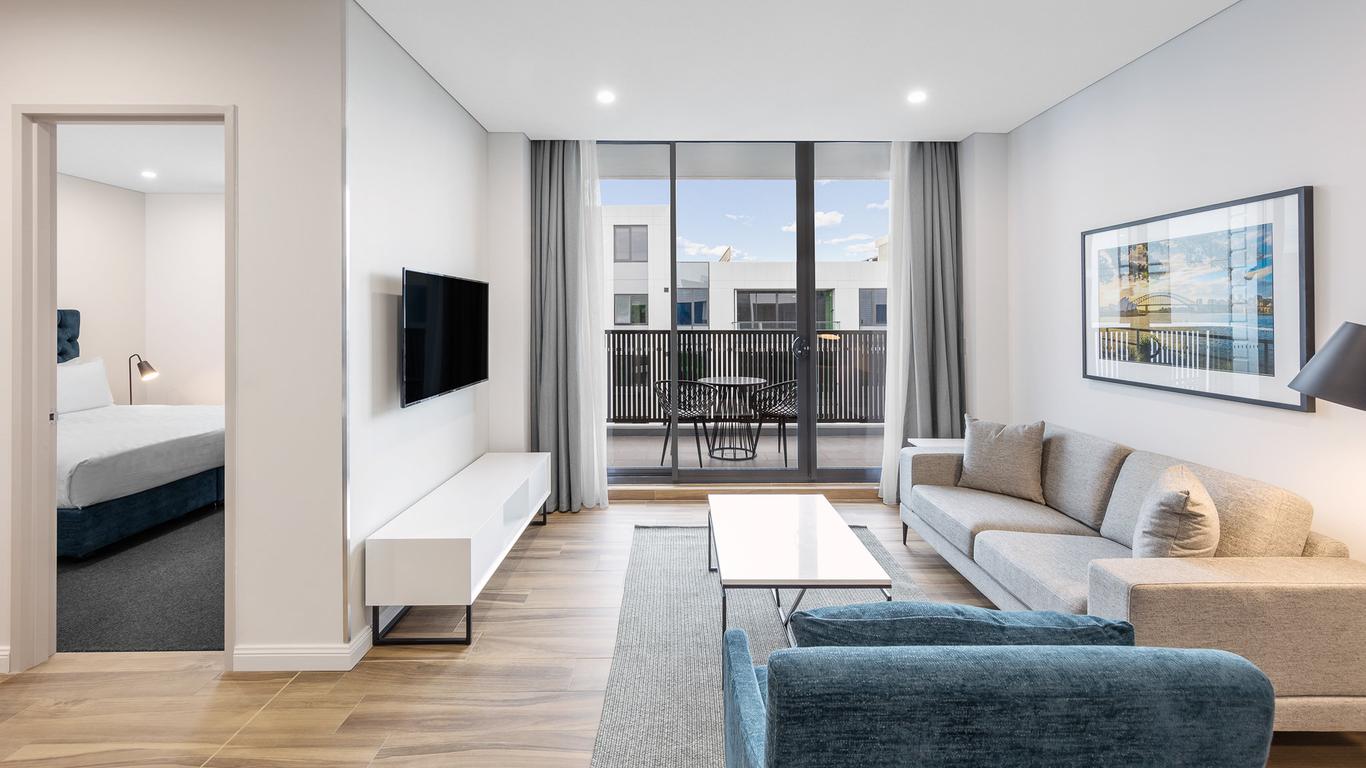 Meriton Suites Coward Street