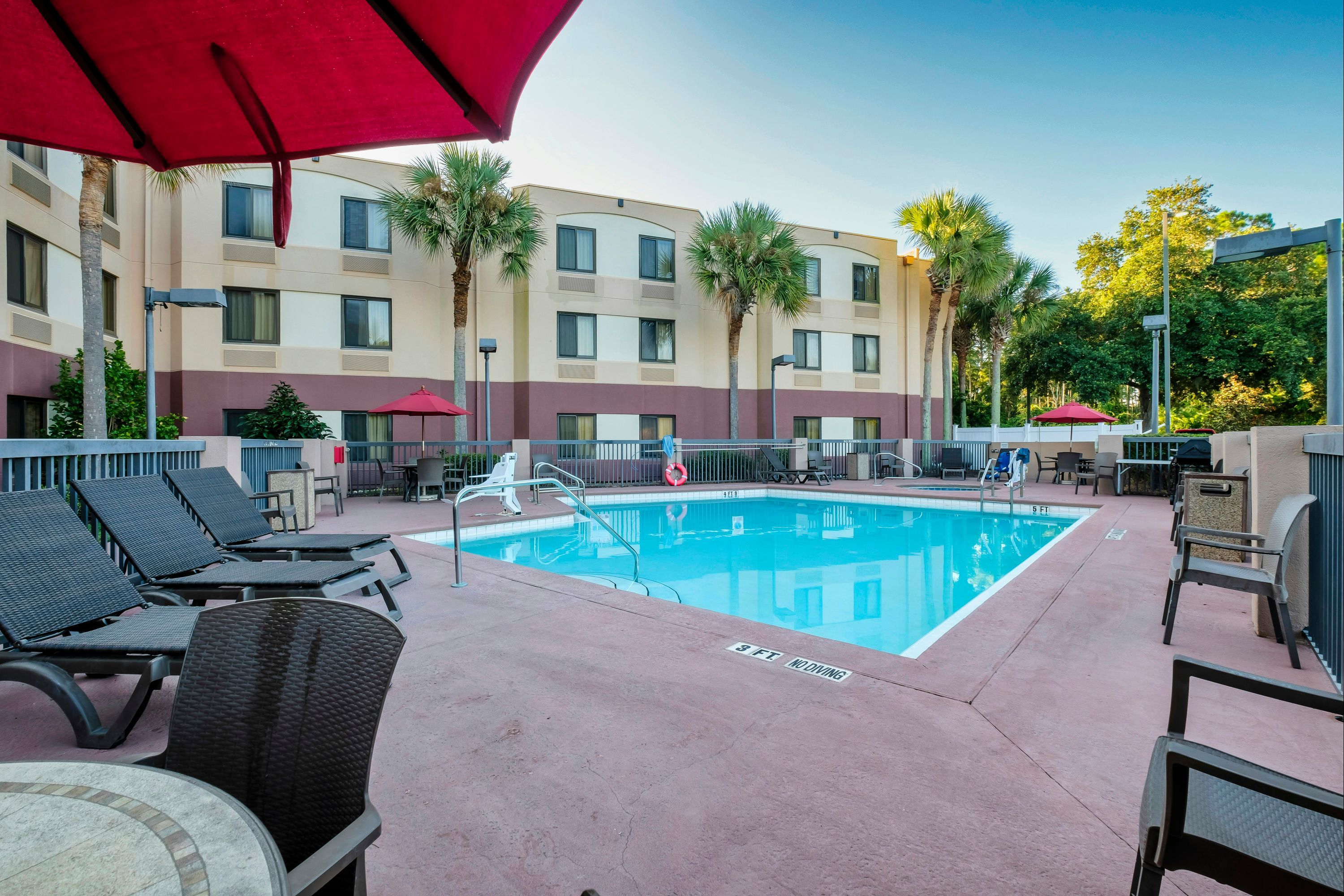 Red Roof PLUS+ Palm Coast - Palm Coast - Pool