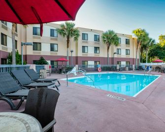 Red Roof PLUS+ Palm Coast - Palm Coast - Pool