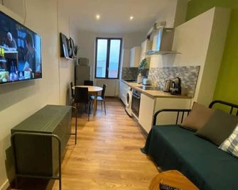 12 Chic & Cosy F2 34m2 Hypercentre Wifi Smart Tv Netflix - Saint-Étienne - Kitchen