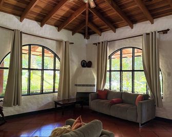 Rancho Rio Perlas Resort and Spa - Cartago - Living room