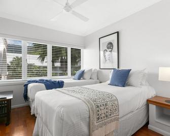 Belle Escapes - Sapphire Suite Absolute Beachfront Alamanda Resort 17 - Palm Cove - Bedroom