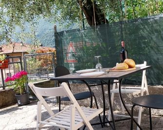 Casa Elly - Riva di Solto - Patio