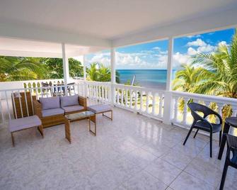 Hotel El Pirata Morgan - Providencia - Balcony