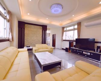 Kuan Pin The Best Villa - Yilan City - Living room