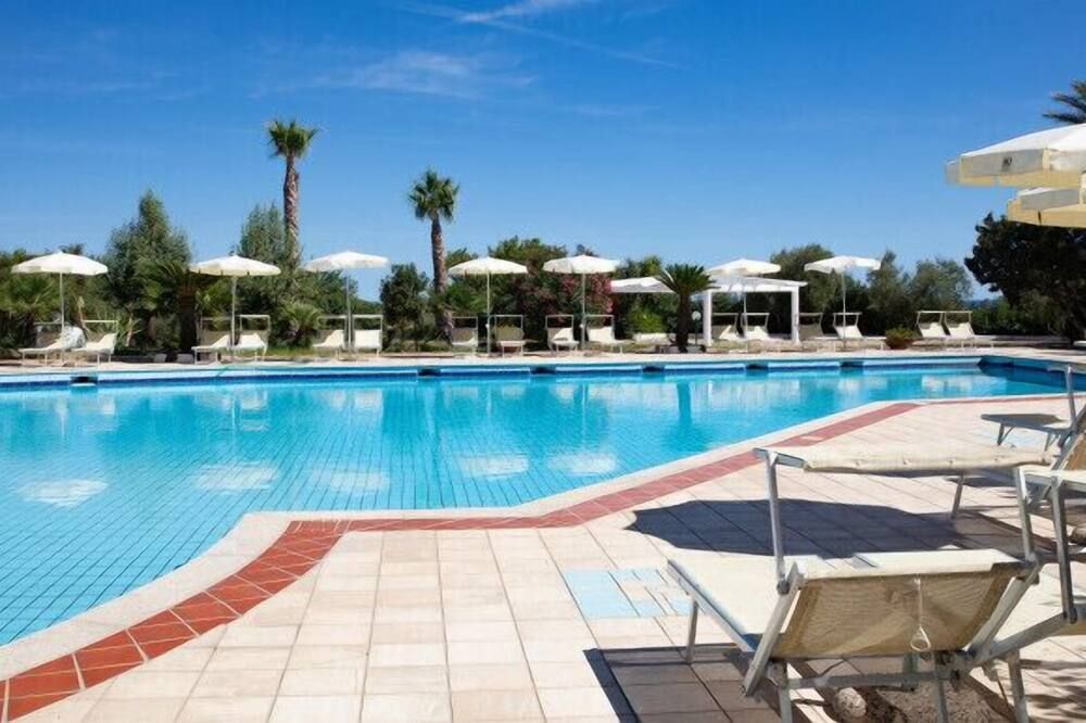 Nicolaus Club Quattro Lune Resort - Cala Liberotto - Piscina