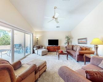 Golf-view home with shared pool/hot tub/tennis court, private patio, & W/D - Sun Lakes - Living room