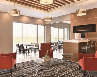 Park Inn by Radisson Brampton, ON - Brampton - Salónek